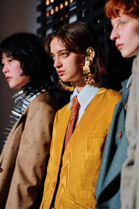 Nel backstage della sfilata di Gucci alla Milan Fashion Week